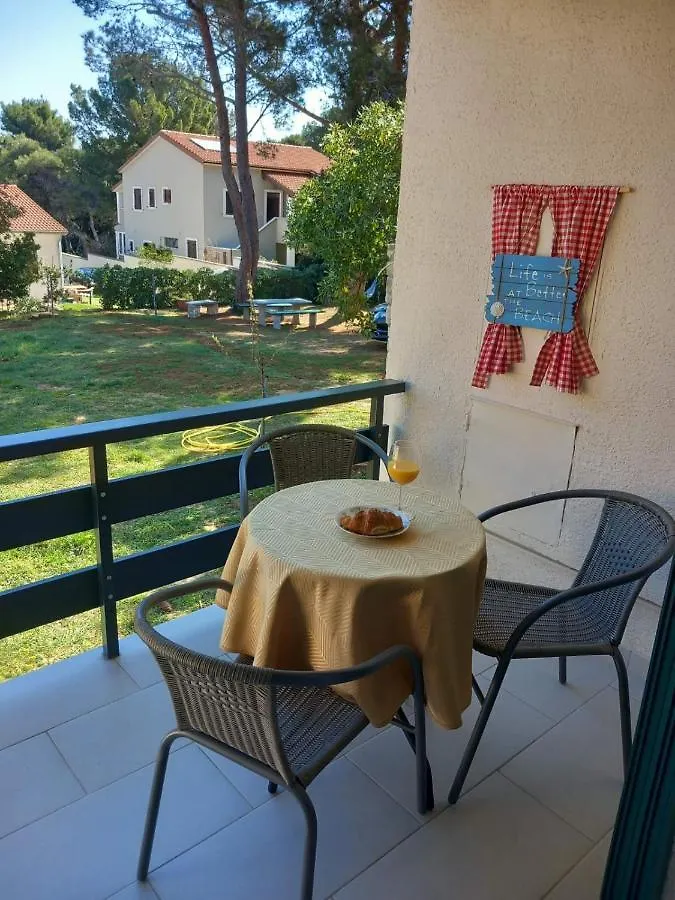 Apartmani Luni Premantura Croatia