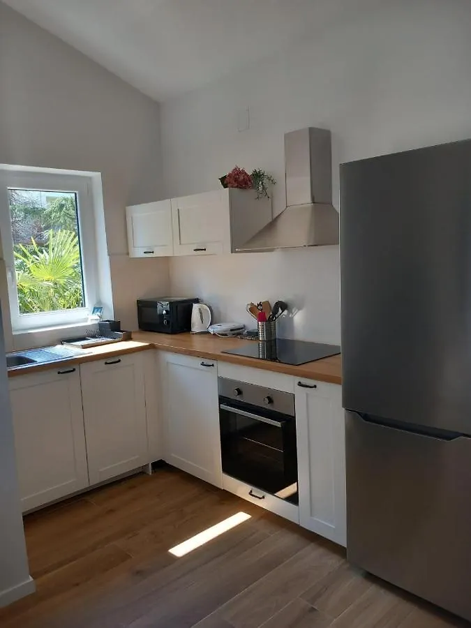 Apartmani Luni Premantura 0*,  Croatia