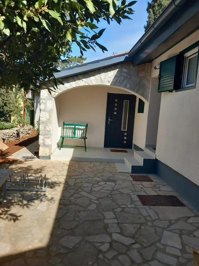 Apartmani Luni Premantura